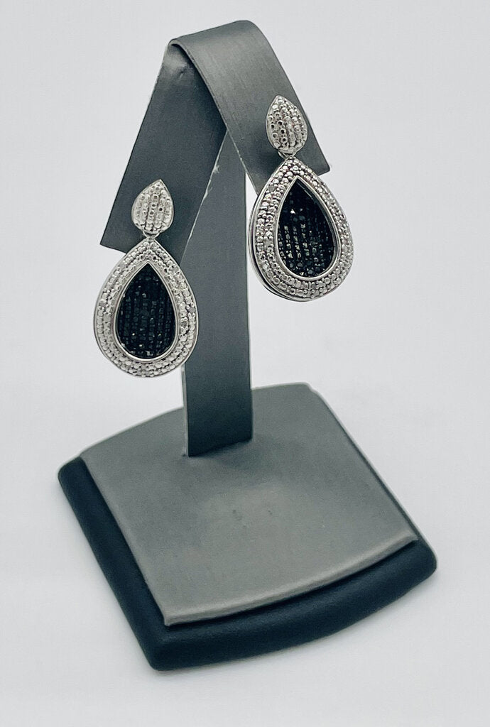 Ss Blk/wht Pear Dangle