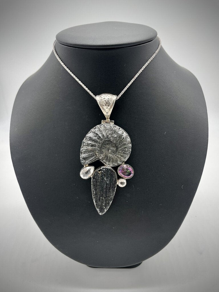 Ss Ammonite W/pearl Pend