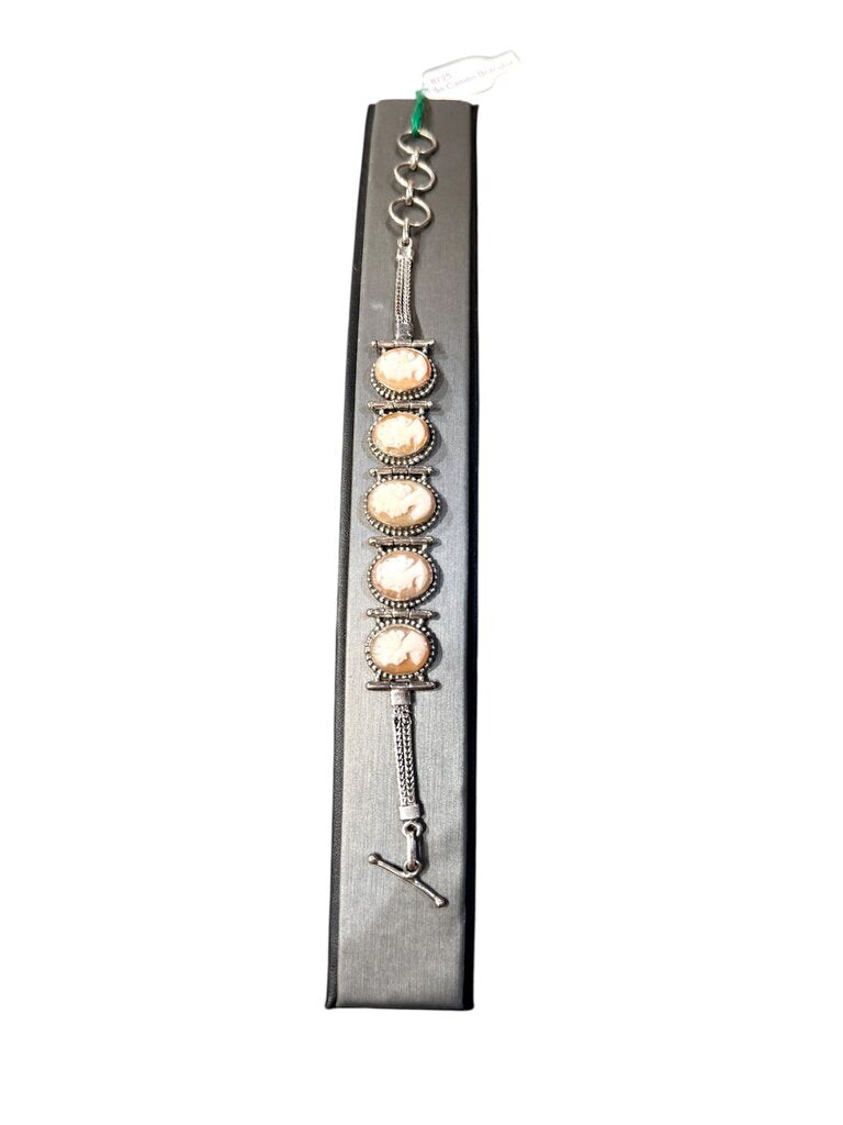 Ss Cameo Bracelet Toggle