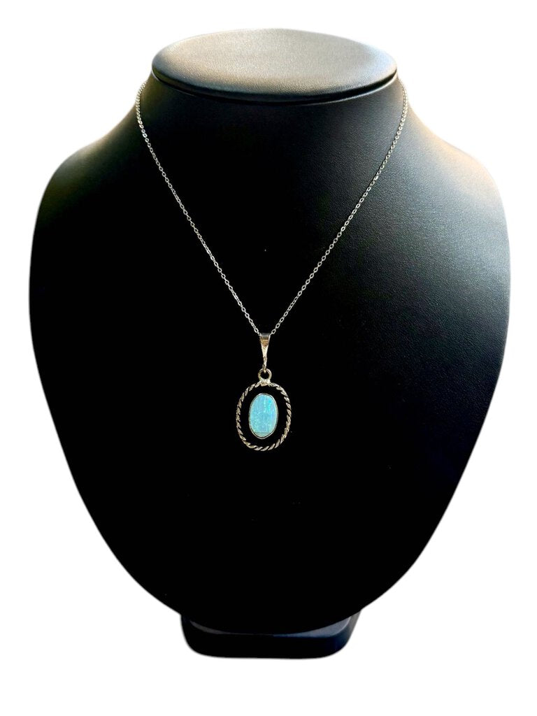 SS OVAL BEZEL SET OVAL AS IS OPAL IS CHIPPED ON 18" CHAIN
