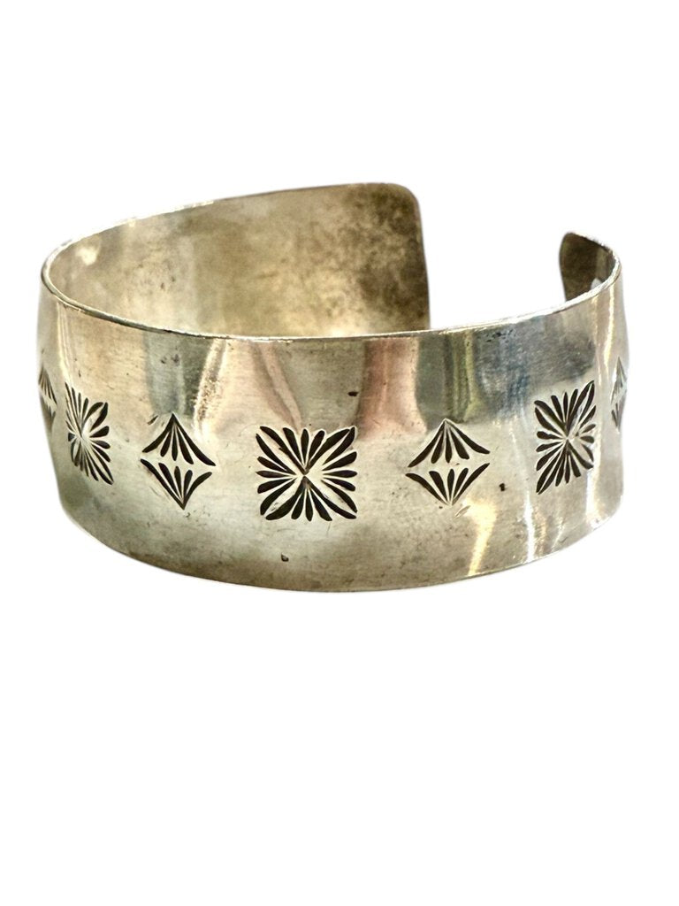 SS CLARENCE BAILON CUFF BRACELET DIAMOND & SQUARE DESIGN