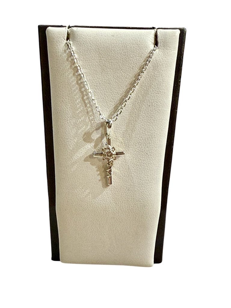 SS CROSS PENDANT ON 22" ADJUSTABLE CHAIN