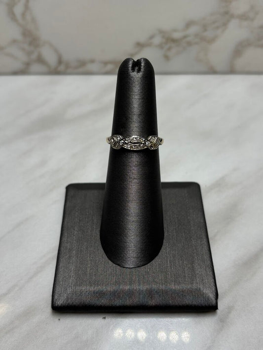14/18KT TUTONE 3/8TW SINGLE CUT DIAMOND TWIST STYLE BAND SZ 6.5