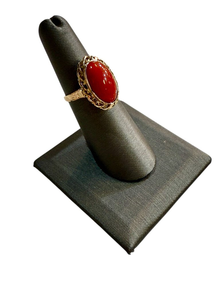 18KT YG CORAL CAB STONE SZ 5.5