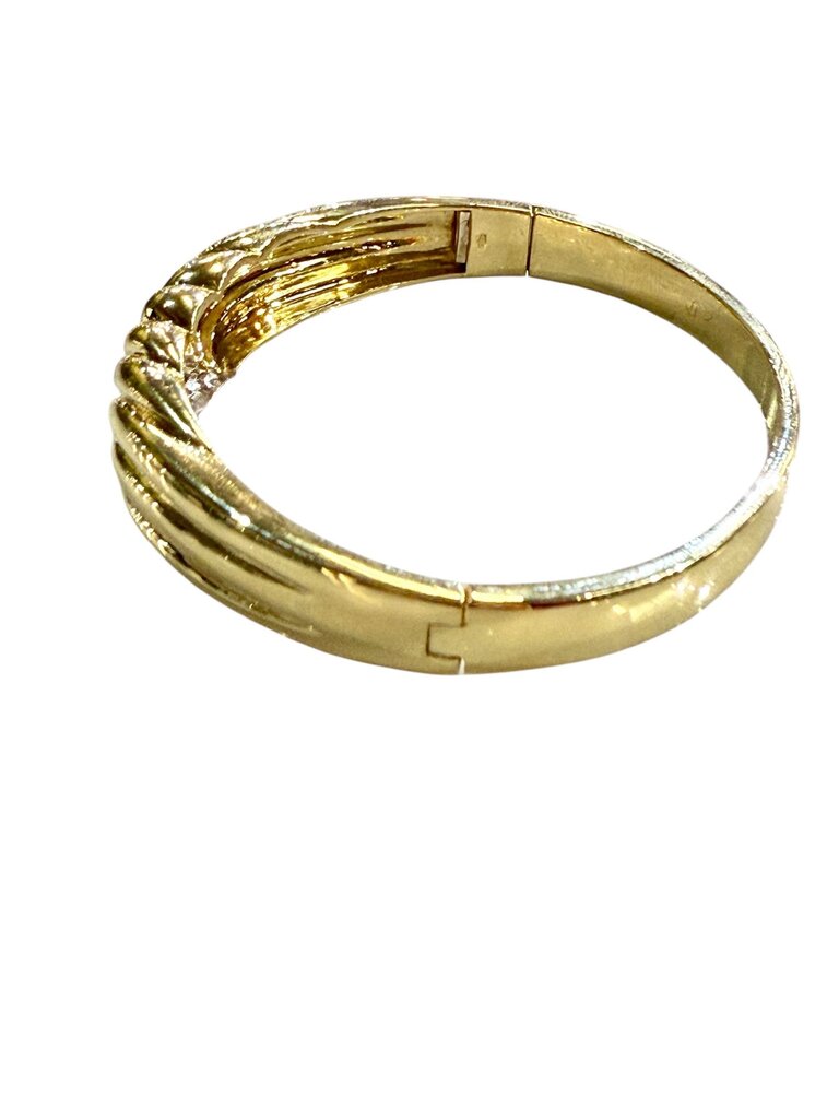 18KT YG BANGLE 70'S STYLE WITH PAVE DIAMONDS
