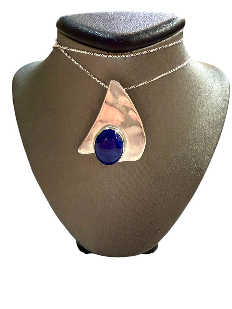 SS SOVAL LAPIS BEZEL SET LAPIS PENDANT ON CHAIN