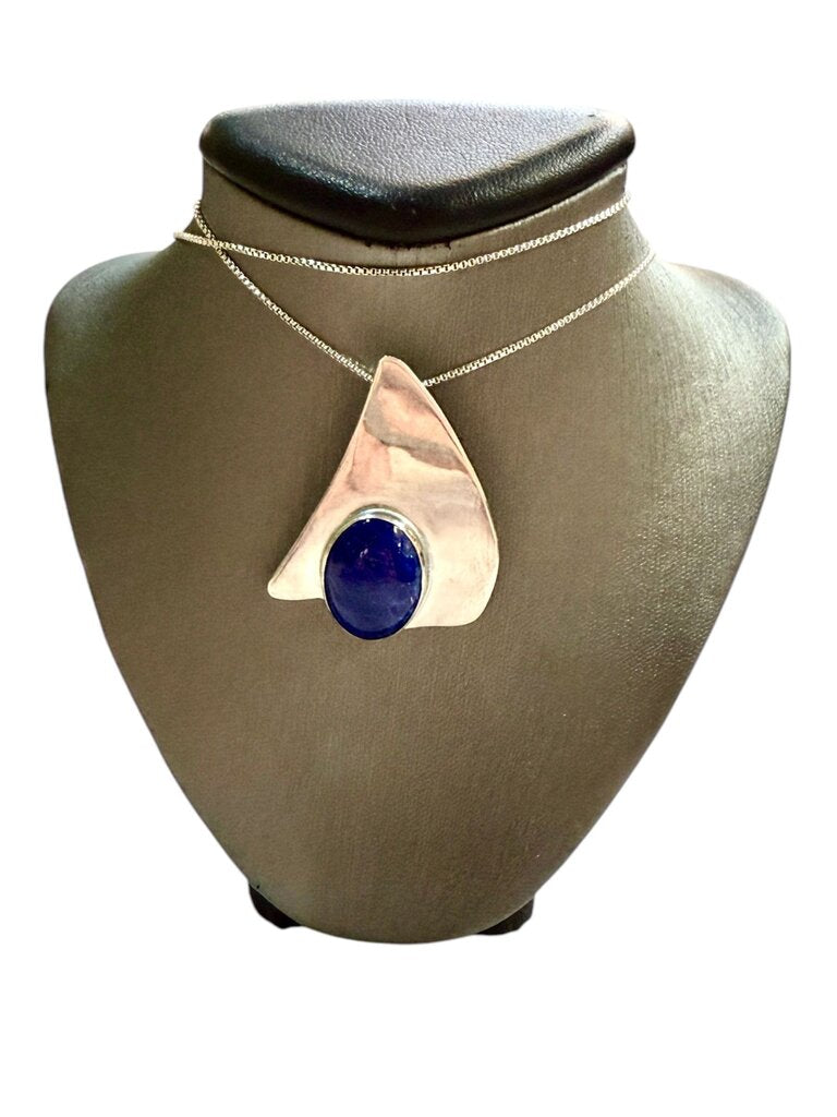 SS SOVAL LAPIS BEZEL SET LAPIS PENDANT ON CHAIN