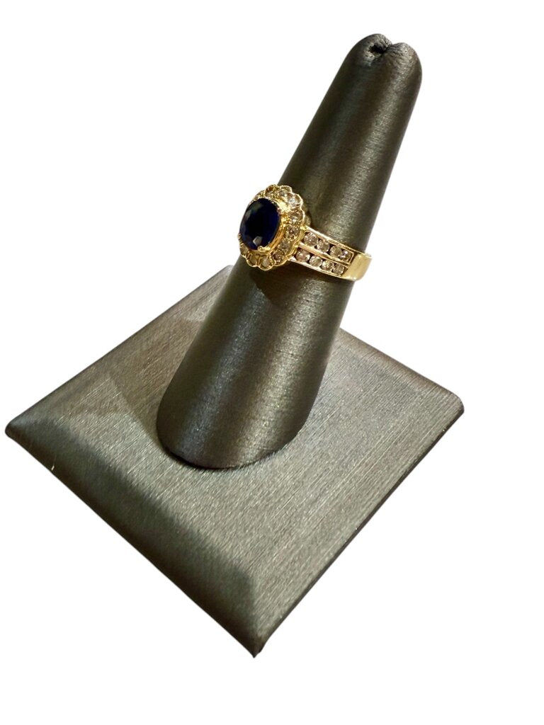18KT YG SAPPHIRE CTR W/DIA HALO 1/2TW SZ 6