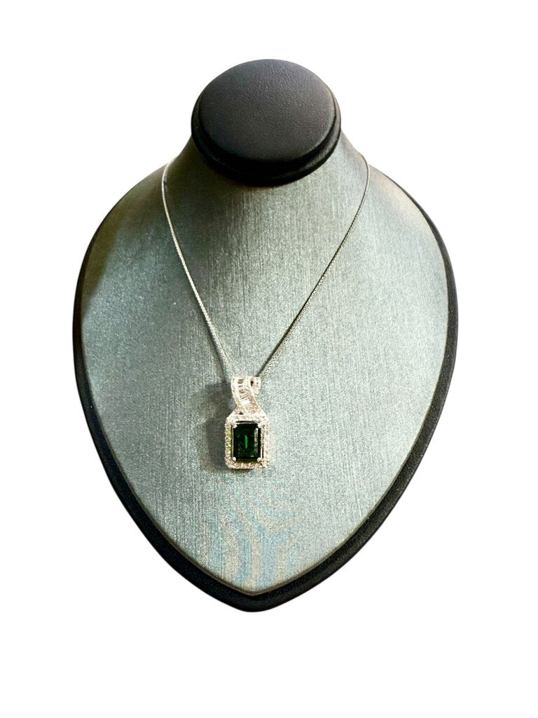 SS/RB CHROME DIOPSIDE W/HALO PENDANT ON 18" CHAIN