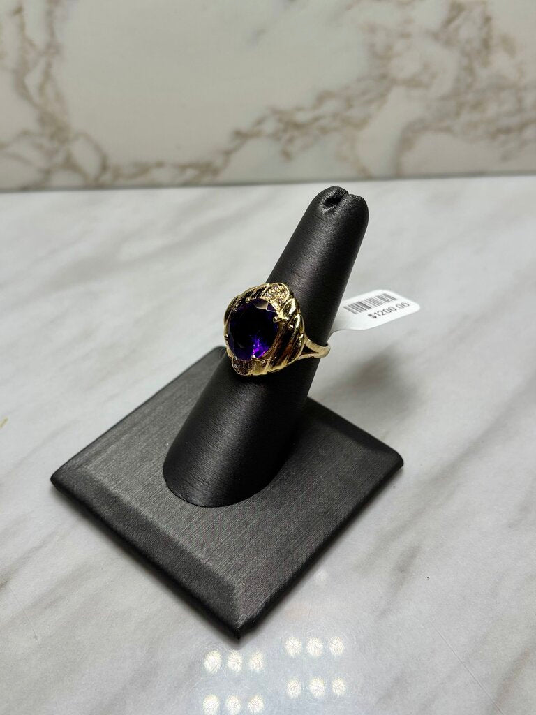 14KT YG LARGE OVAL AMETHYST W/MELEE RING SZ 6.5