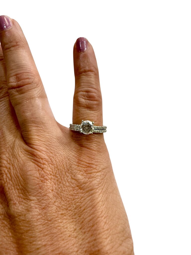 14KT WG .90 LG CTR W/PAV ACCENT DIAMONDS ON BAND SOLDERED SET SZ 5.5