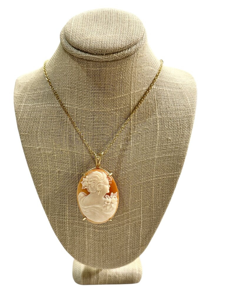14KT YG LARGE CAMEO FACING RIGHT PENDANT NO CHAIN