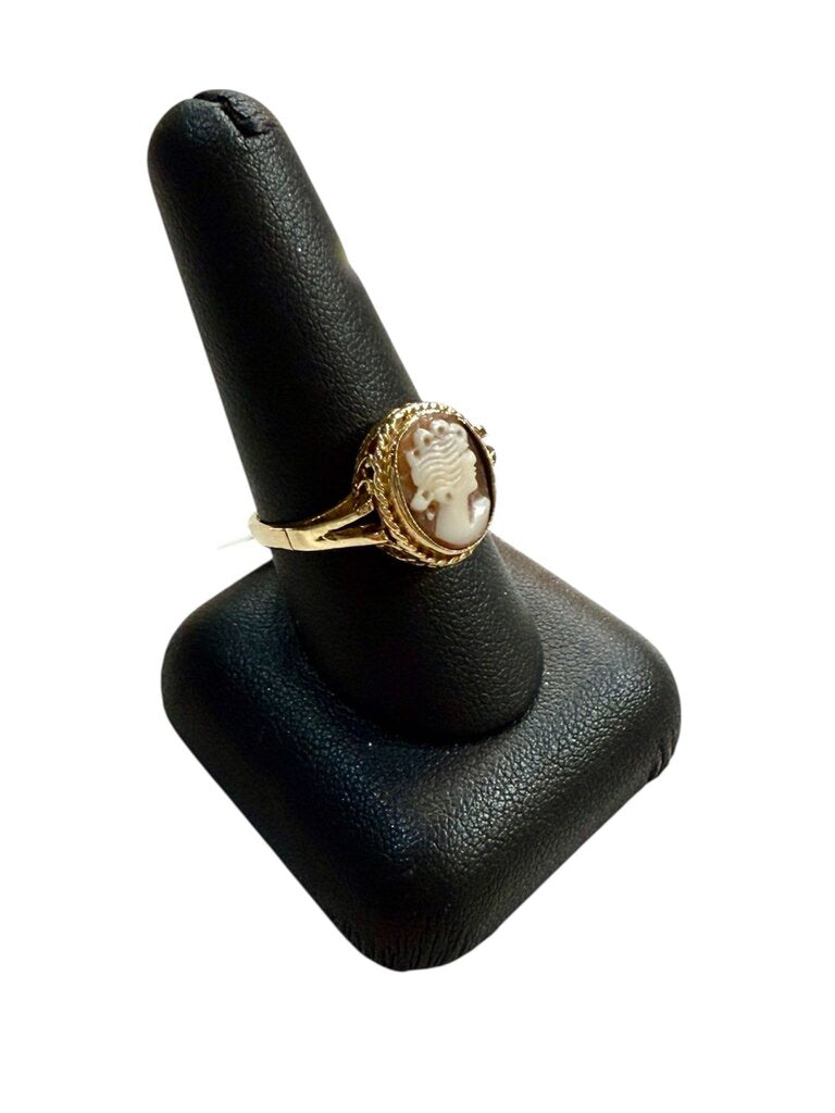 10KT YG CAMEO FACING RIGHT RING SZ 10