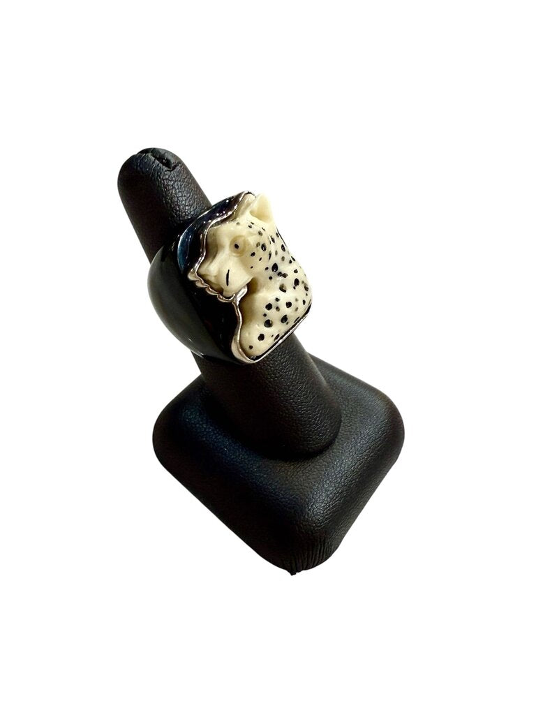 PLASTIC LEPHARD RING BLK SZ 7.5