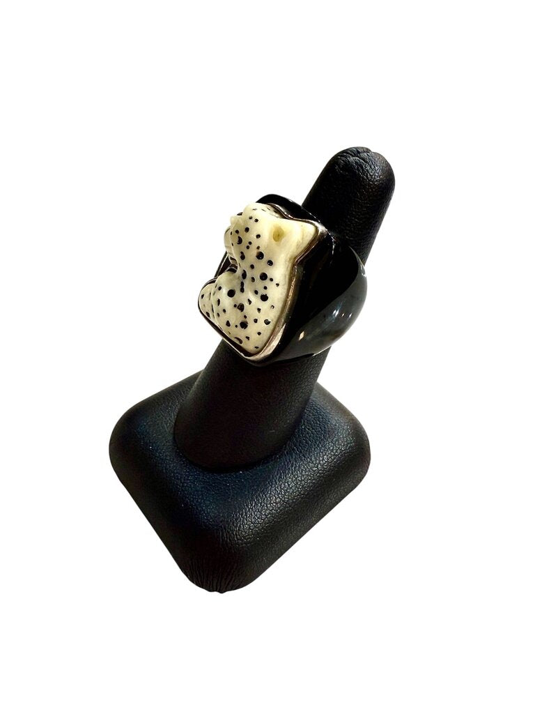 PLASTIC LEPHARD RING BLK SZ 7.5