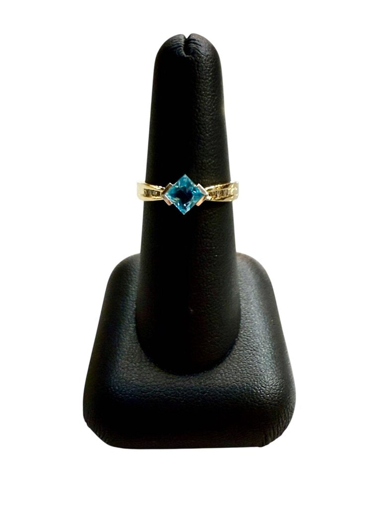 14KT YG BLUE TOPAZ W/MELEE SZ 7