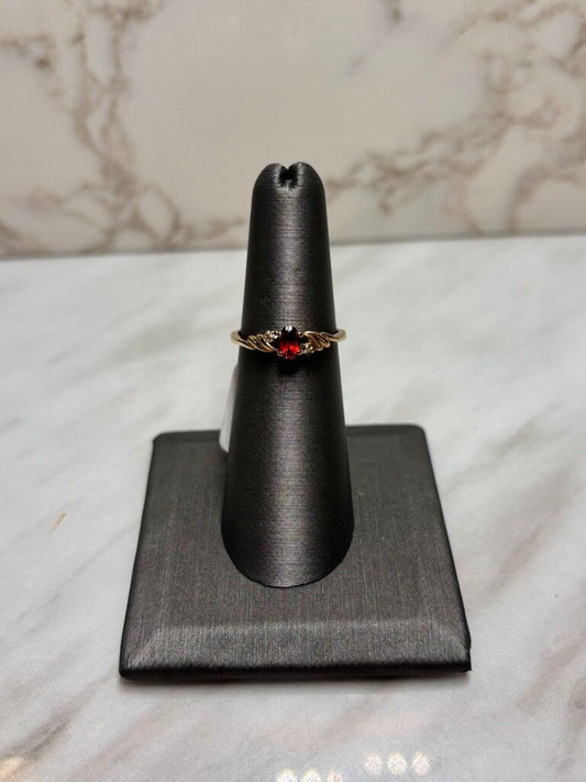 10KT YG OVAL GARNET W/MELEE SZ 6.5