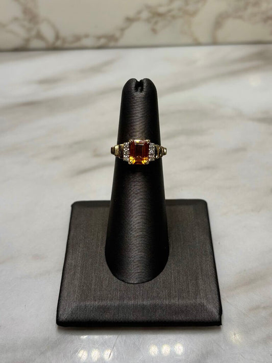 10KT YG EMERALD CUT CITRINE W/MELEE RING SZ 5
