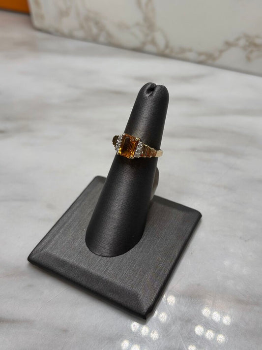 10KT YG EMERALD CUT CITRINE W/MELEE RING SZ 5
