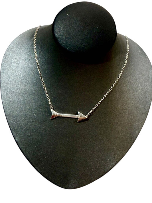 SS ARROW PENDANT ON CHAIN