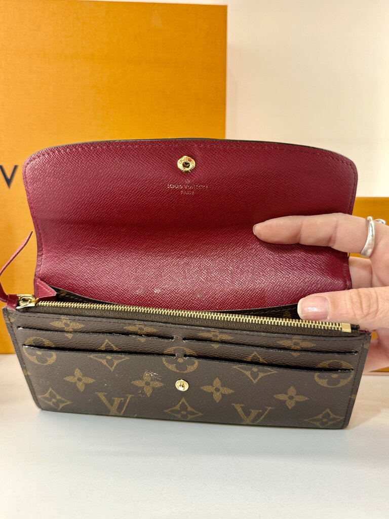 LV MONOGRAM FUCHIA INTERIOR