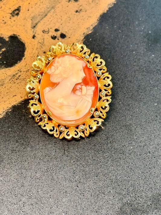 18KT YG LARGE CAMEO FACING RIGHT W/ PENDANT OPTION