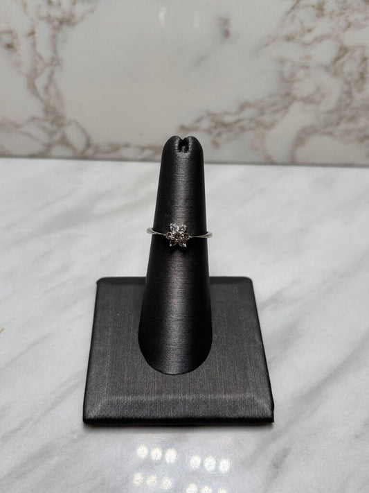 14KT WG FLOWER DIAMOND DESIGN RING SZ 5.25