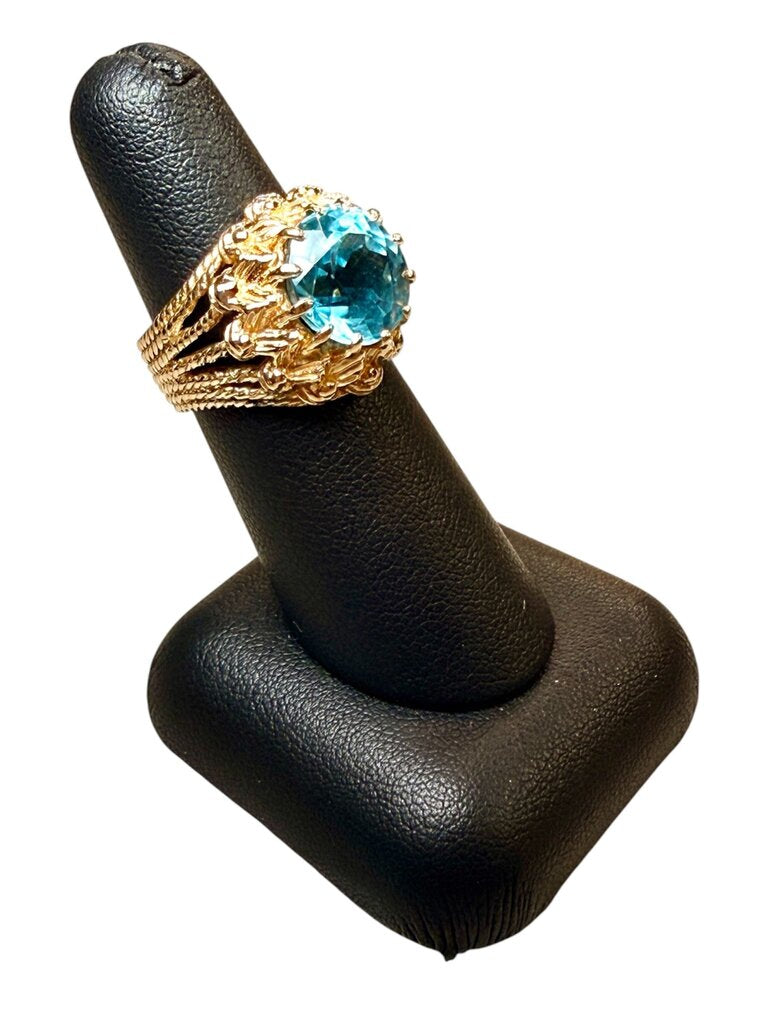 14KT YG LG ROUND BLUE TOPAZ W/ROPE DESIGN BAND SZ 6