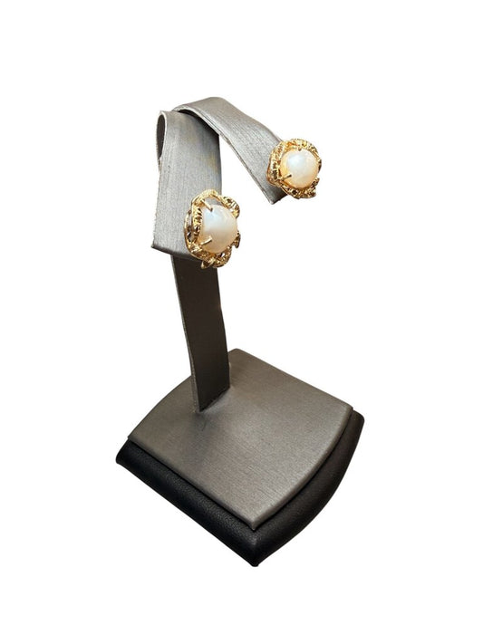 14KT YG BOROUQUE LG PEARL W/WREATH DESIGN HALO STUD EARRINGS