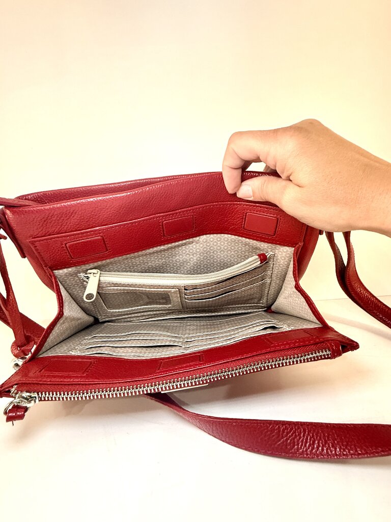 BRIGHTON JAGGER CROSSBODY ORGANIZER RED PRETTY TOUGH