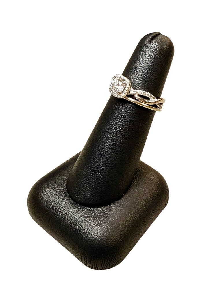 14KT WG .50CT RB CTR HALO STYLE RING W/WEDDING BAND W/ APPRAISAL SZ 5.5