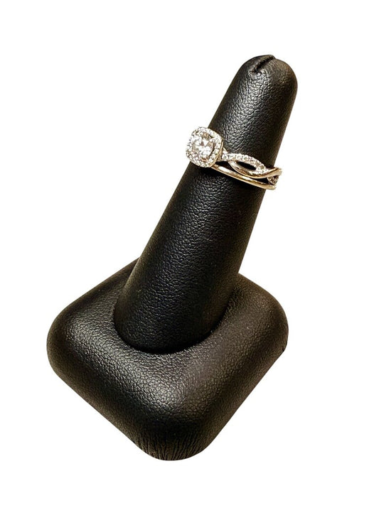14KT WG .50CT RB CTR HALO STYLE RING W/WEDDING BAND W/ APPRAISAL SZ 5.5
