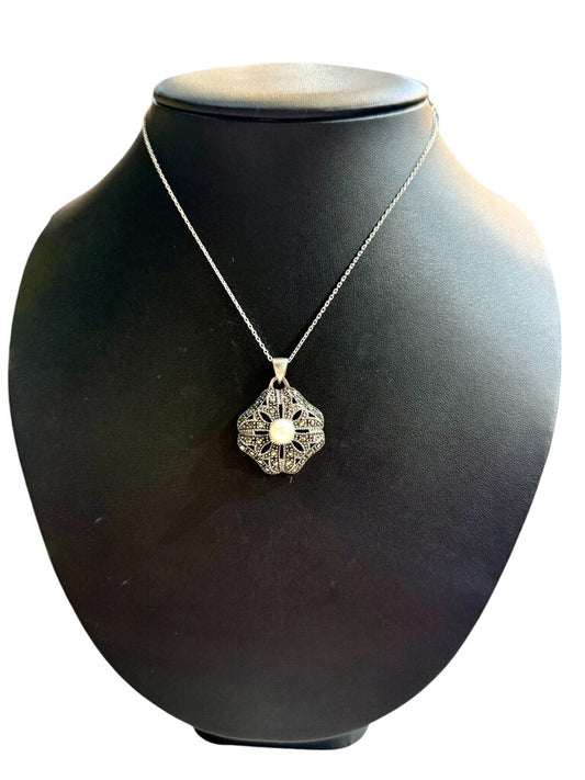 SS MARCASITE W/ PEARL PENDANT ON 18" CHAIN