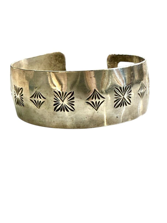 SS CLARENCE BAILON CUFF BRACELET DIAMOND & SQUARE DESIGN