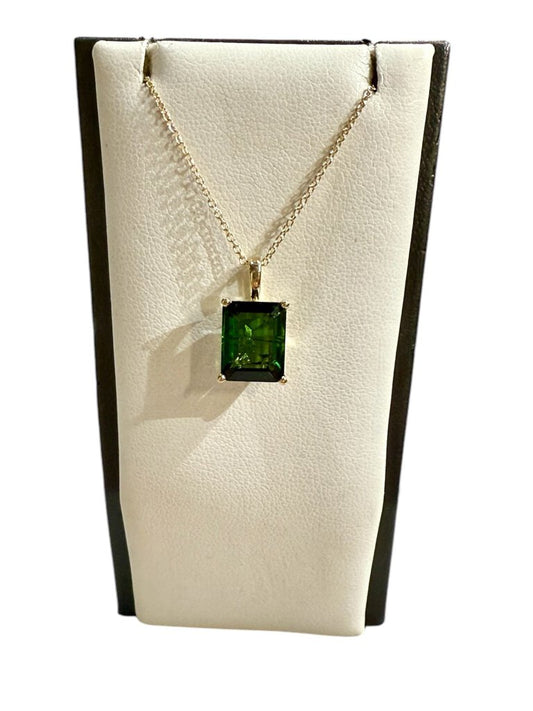 14KT YG 3.45CT EMERALD CUT NATURAL GREEN TOURMALINE PENDANT ON 18" CABLE CHAIN