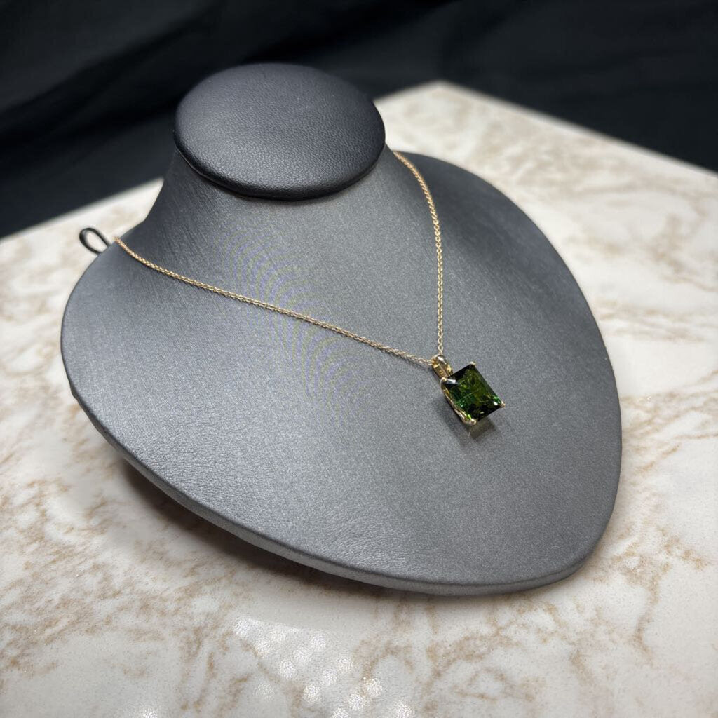 14KT YG 3.45CT EMERALD CUT NATURAL GREEN TOURMALINE PENDANT ON 18" CABLE CHAIN