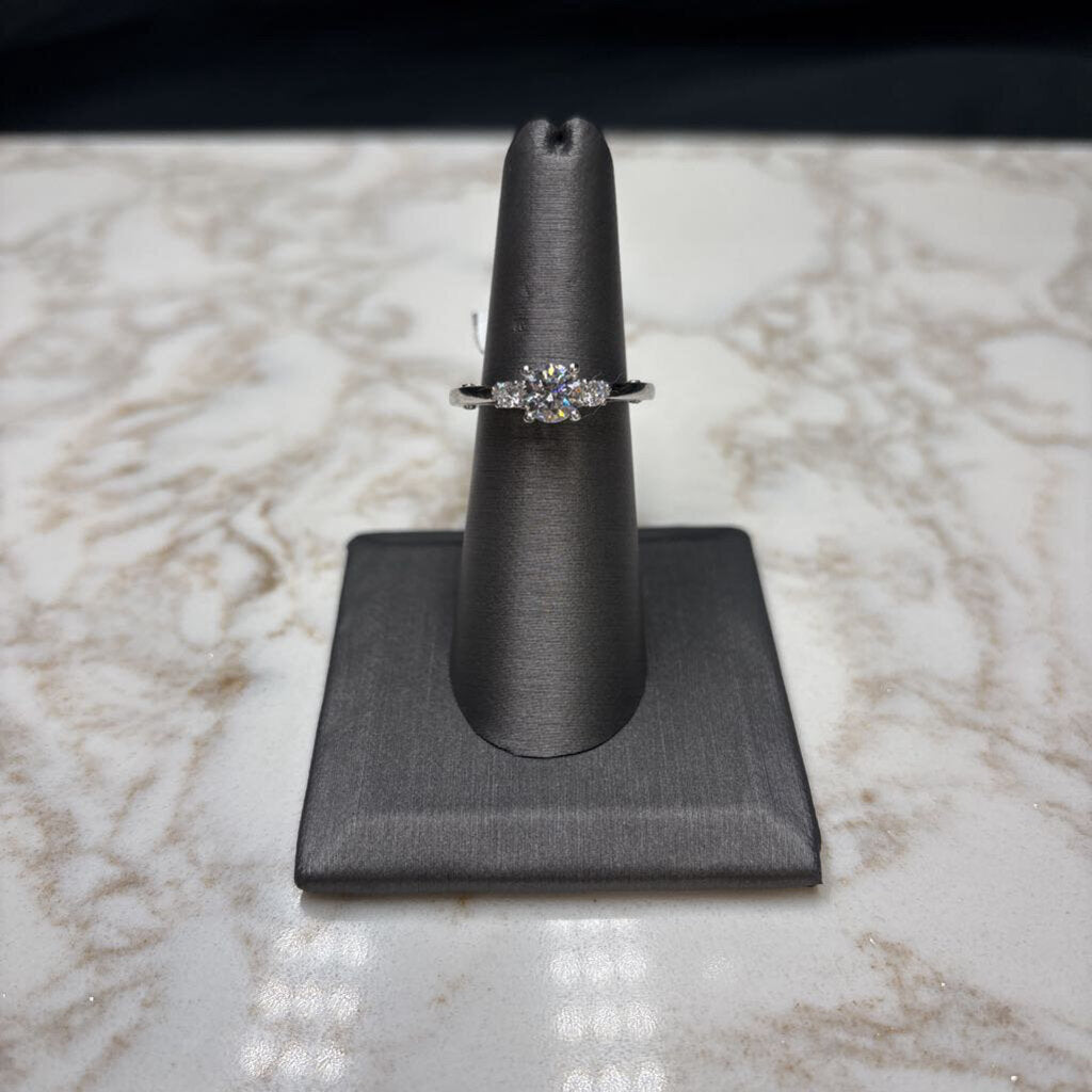 14KT WG .71CT LG CTR VS1 D NATURAL RB ON MOUNTING SZ 7 IGI CERT