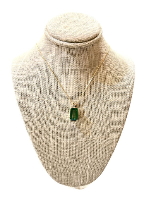 14KT YG 12.7X 7.17 GREEN TOURMALINE PENDANT ON 18" CHAIN