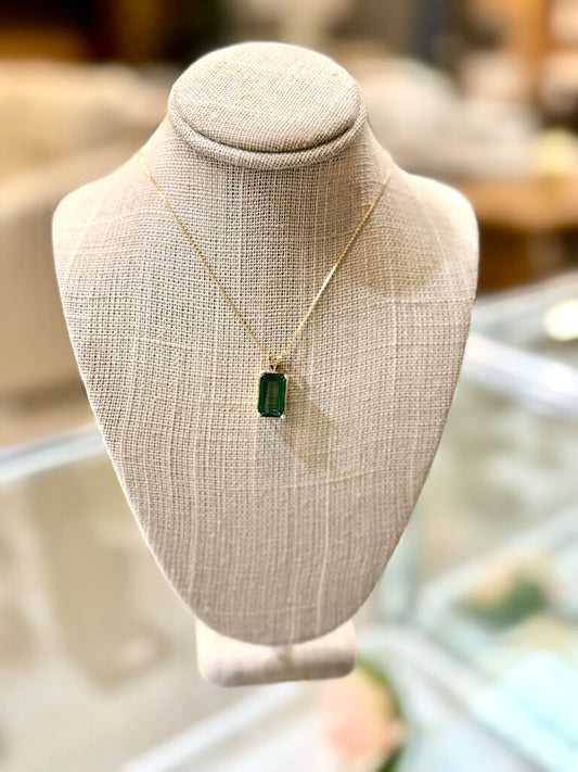 14KT YG 12.7X 7.17 GREEN TOURMALINE PENDANT ON 18" CHAIN