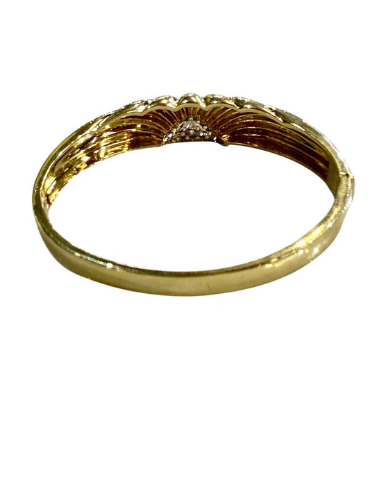 18KT YG BANGLE 70'S STYLE WITH PAVE DIAMONDS