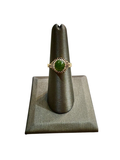 9CT OVAL JADE SOLITARE VINTAGE RING SZ 6.5