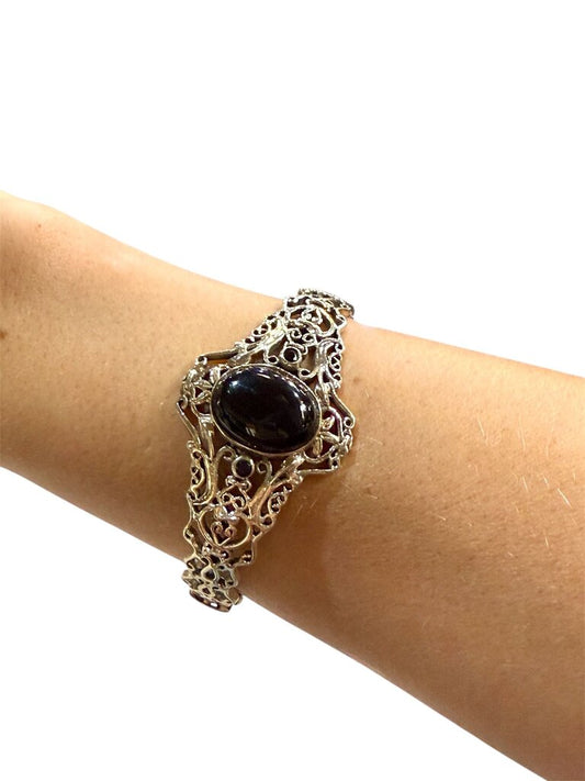SS OVAL BLK ONYX CUFF BRACELET W/HINGE