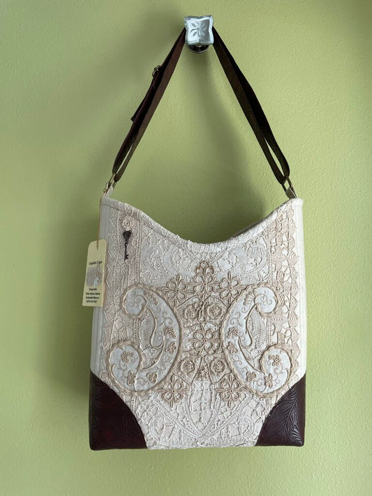 LACE KEY SHOULDER BAG