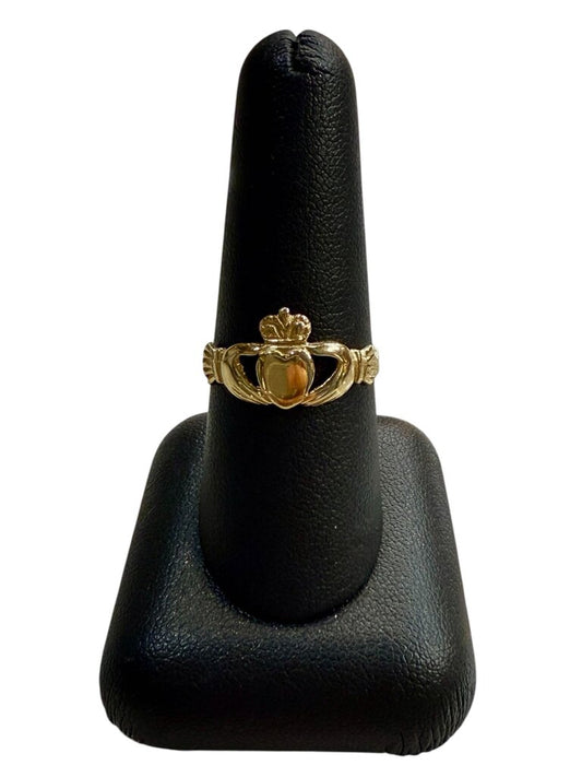9KT YG claddagh RING SZ 8.5