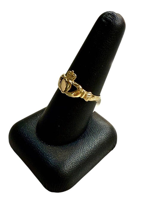 9KT YG claddagh RING SZ 8.5