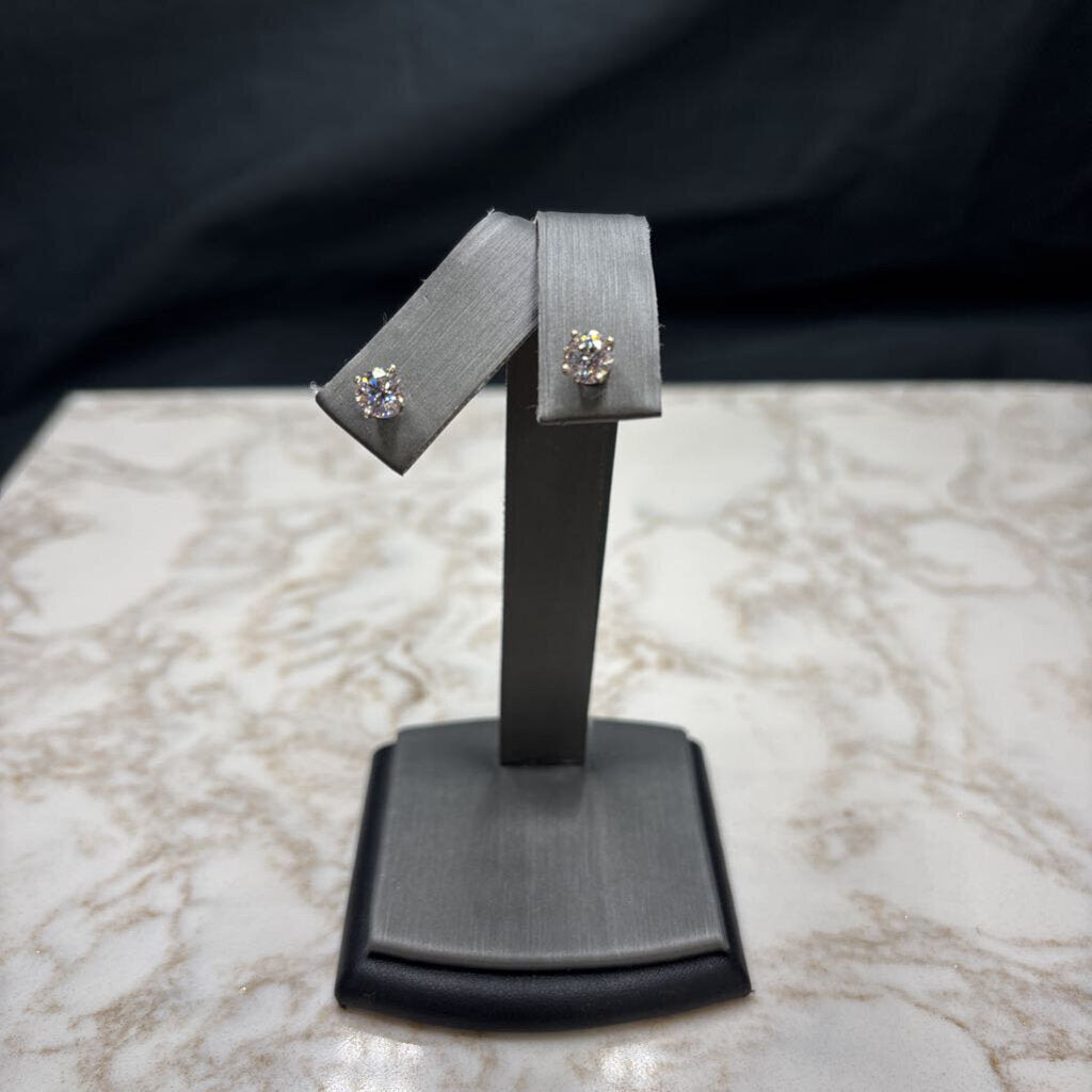14KT WG 1.14CTTW LG DIAMOND STUDS GCAL VVS2 E LOCKING BACKS