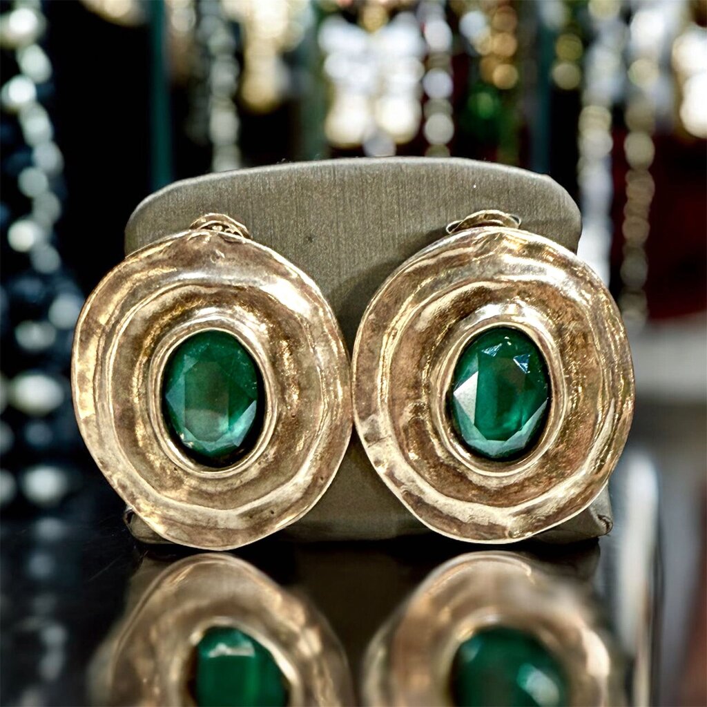 SS LG GREEN STONE W/SOBRERO STYLE HALO STUD EARRINGS