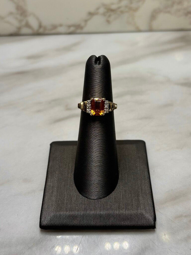 10KT YG EMERALD CUT CITRINE W/MELEE RING SZ 5