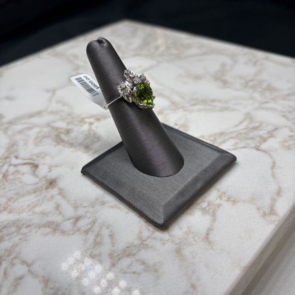 14KT WG PEAR SHAPE PERIDOT 7RB MELEE ON BAND SZ 6.5