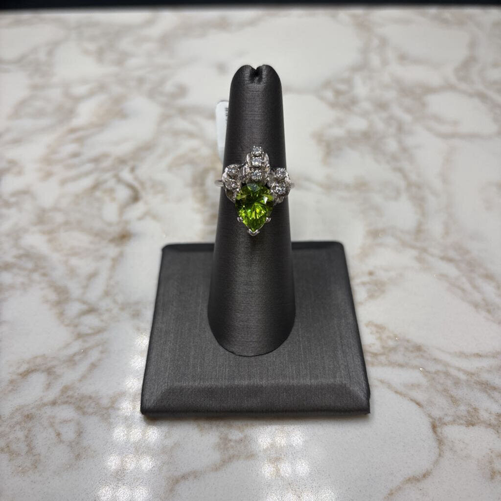 14KT WG PEAR SHAPE PERIDOT 7RB MELEE ON BAND SZ 6.5